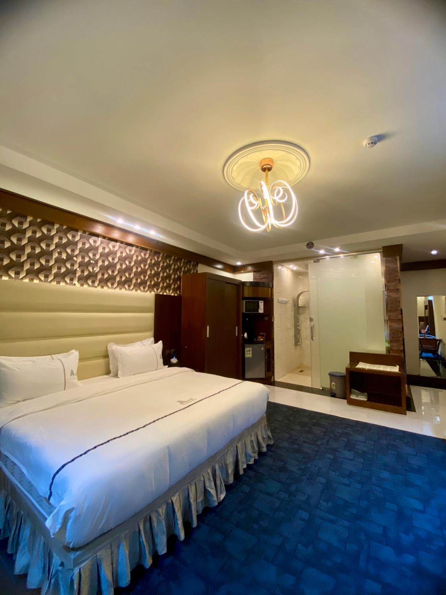Aral Hotel Apartments 타부크 외부 사진